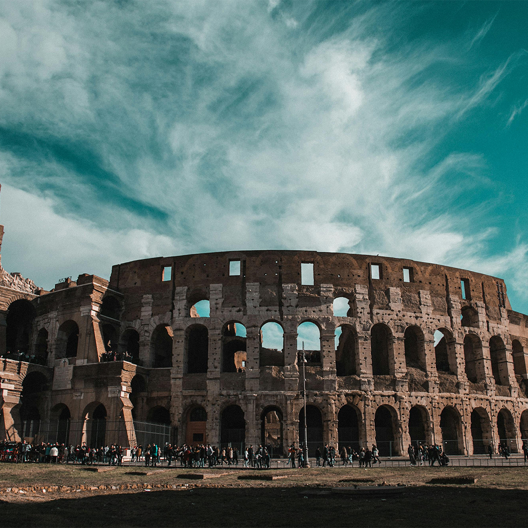 euro__0042_pexels-davifnr-2064827